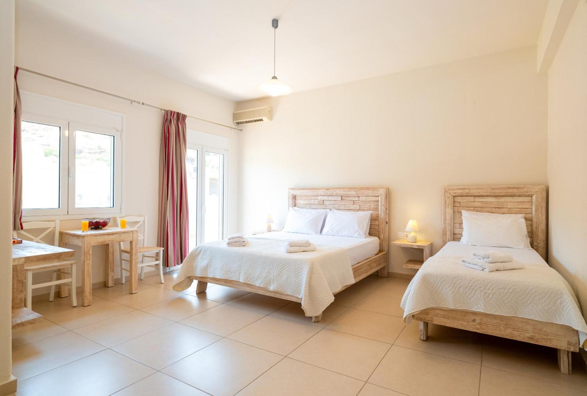 Omnia Apartments Agia Pelagia  Exterior photo