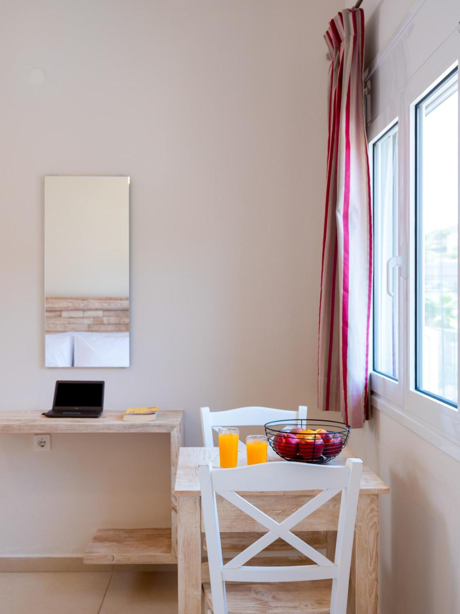 Omnia Apartments Agia Pelagia  Exterior photo