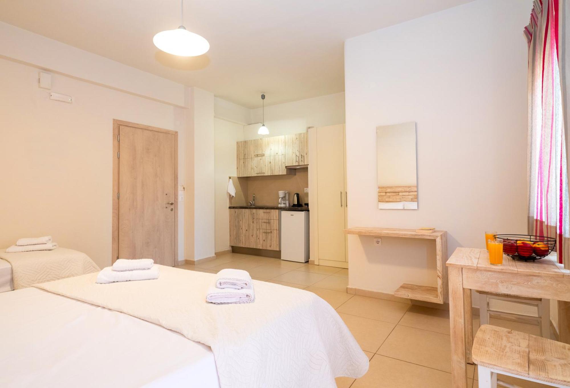 Omnia Apartments Agia Pelagia  Exterior photo