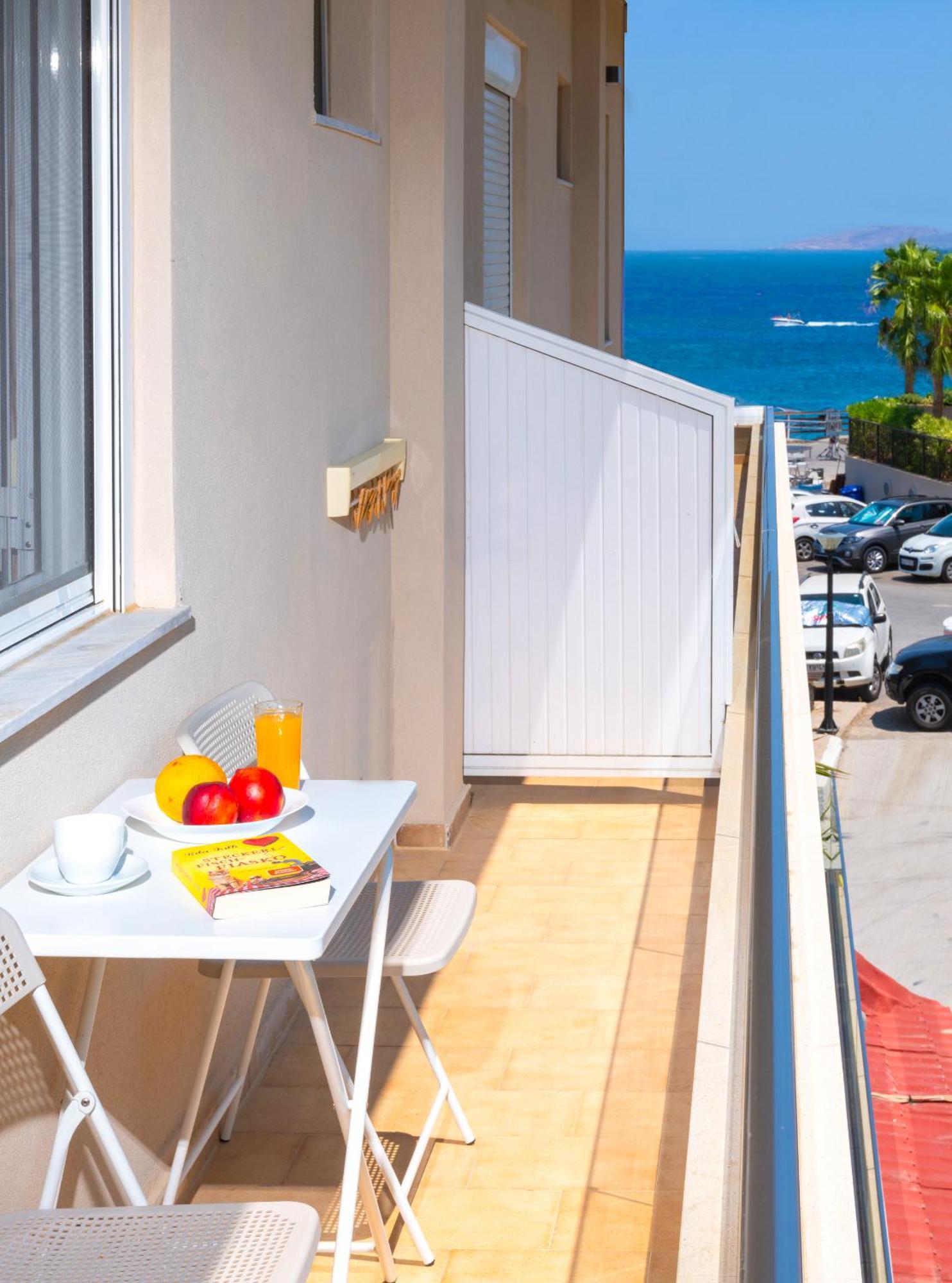 Omnia Apartments Agia Pelagia  Exterior photo