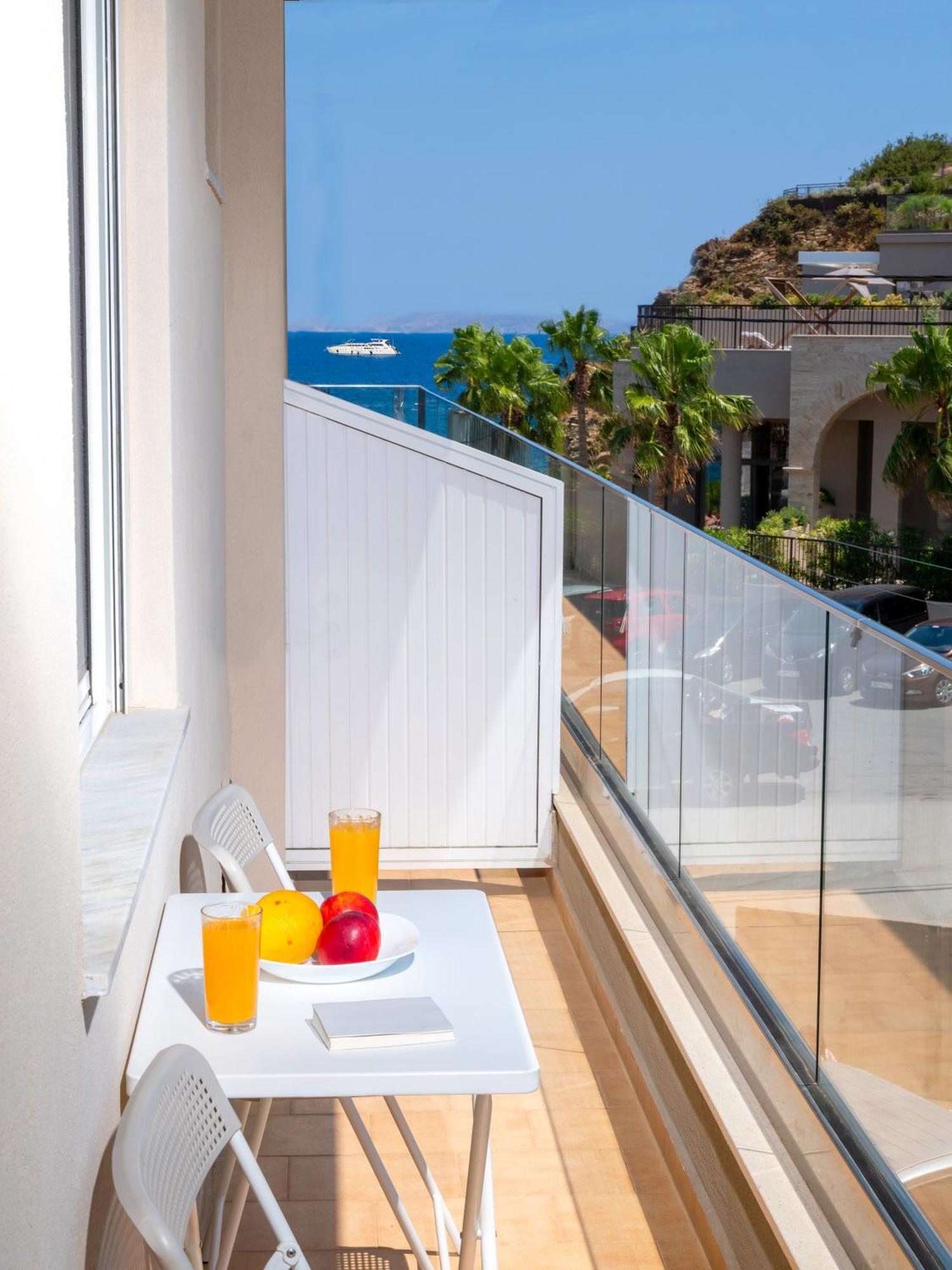 Omnia Apartments Agia Pelagia  Exterior photo