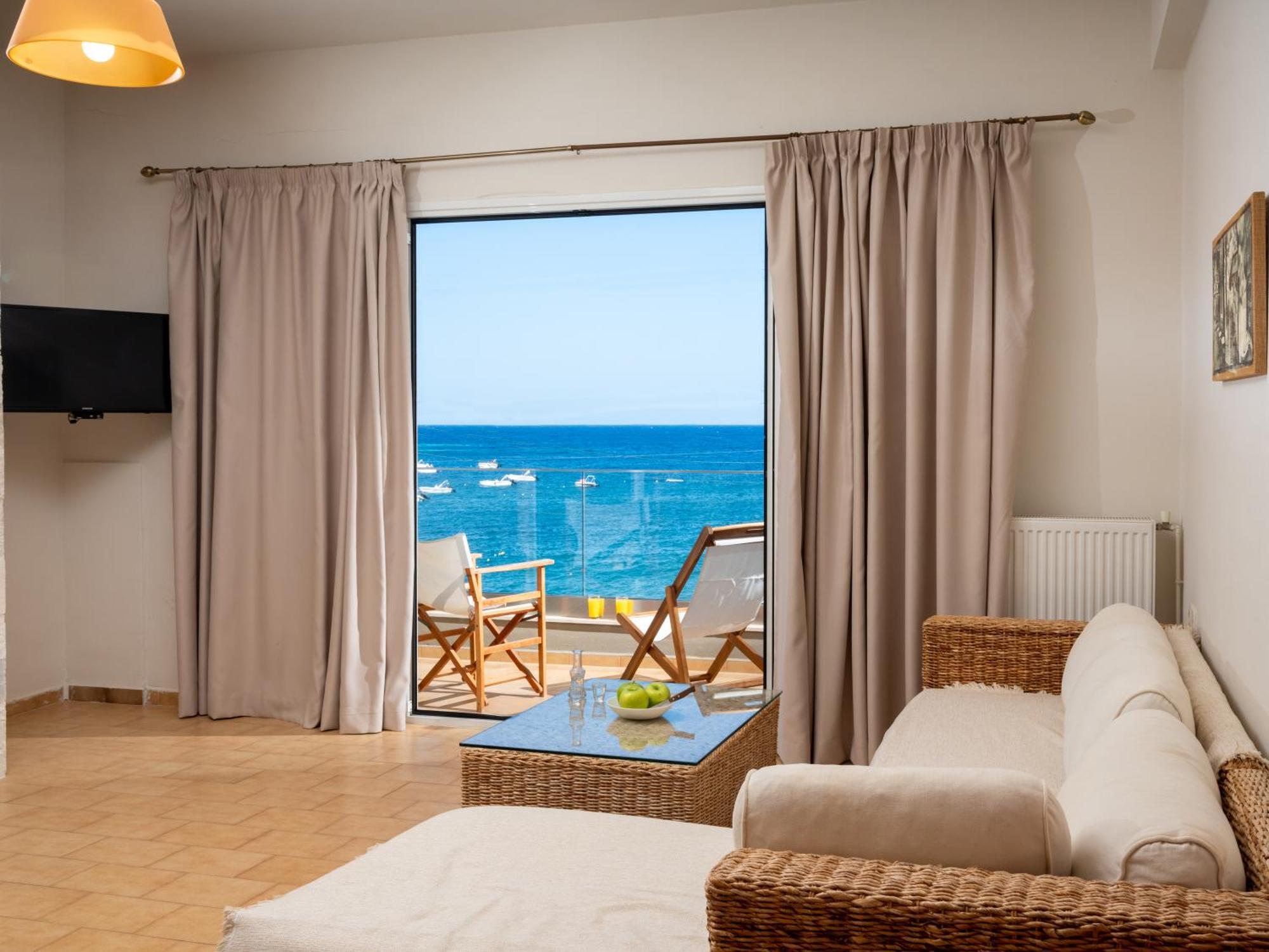 Omnia Apartments Agia Pelagia  Exterior photo