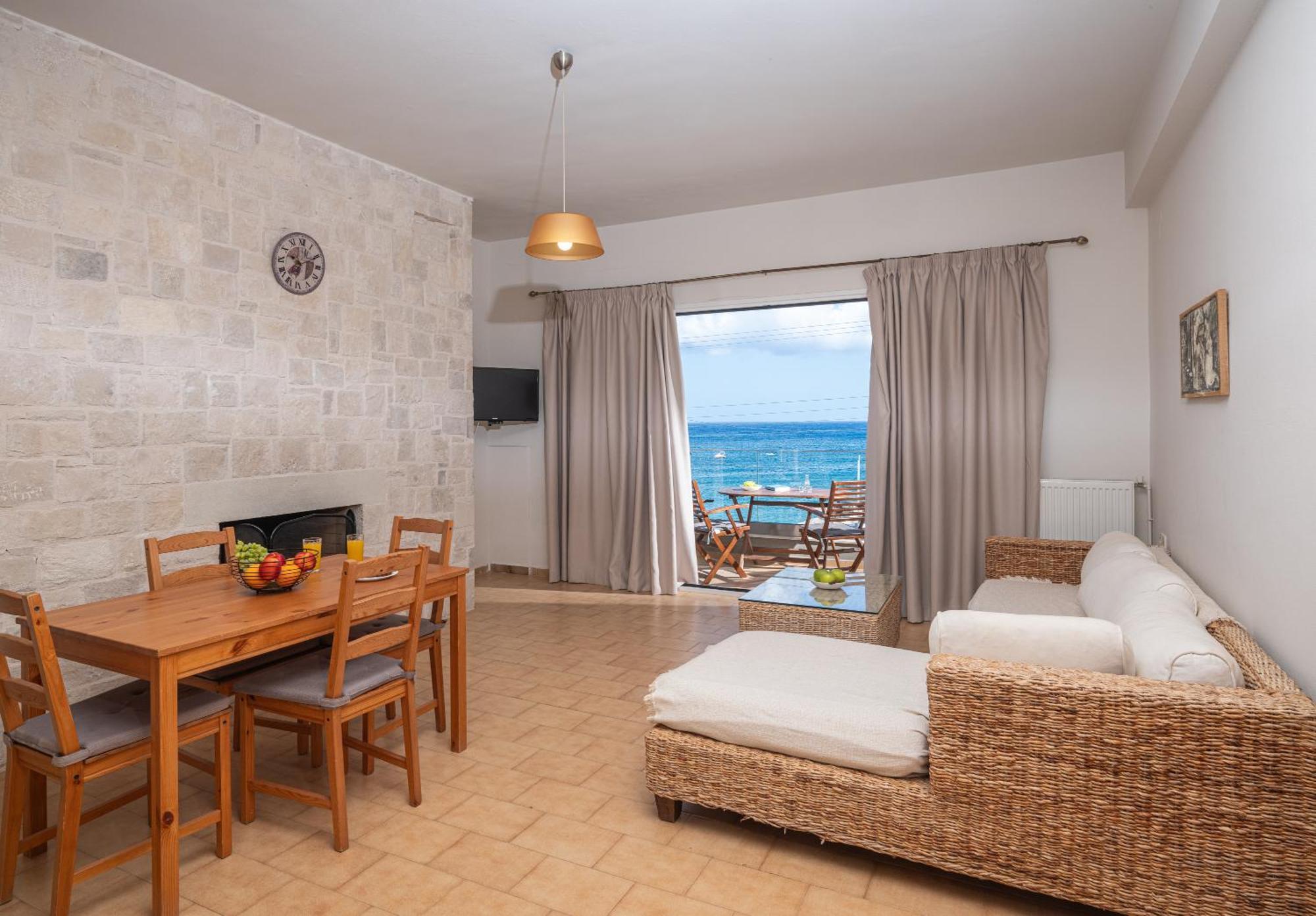 Omnia Apartments Agia Pelagia  Exterior photo