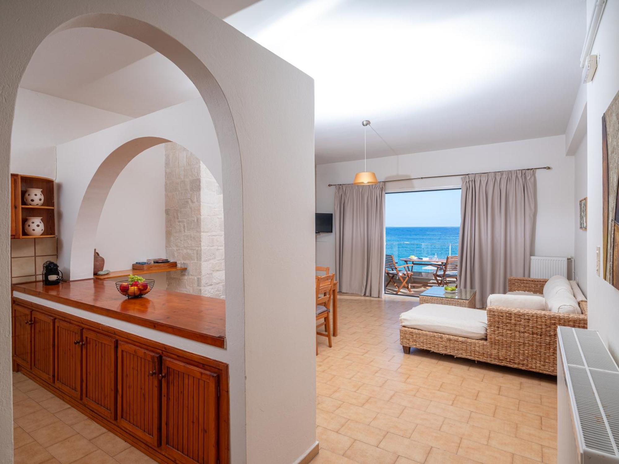 Omnia Apartments Agia Pelagia  Exterior photo