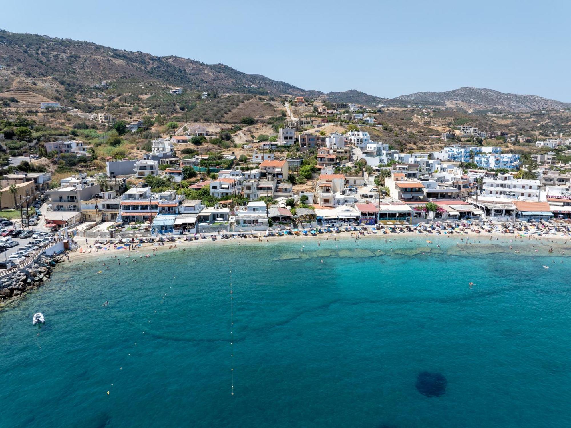 Omnia Apartments Agia Pelagia  Exterior photo