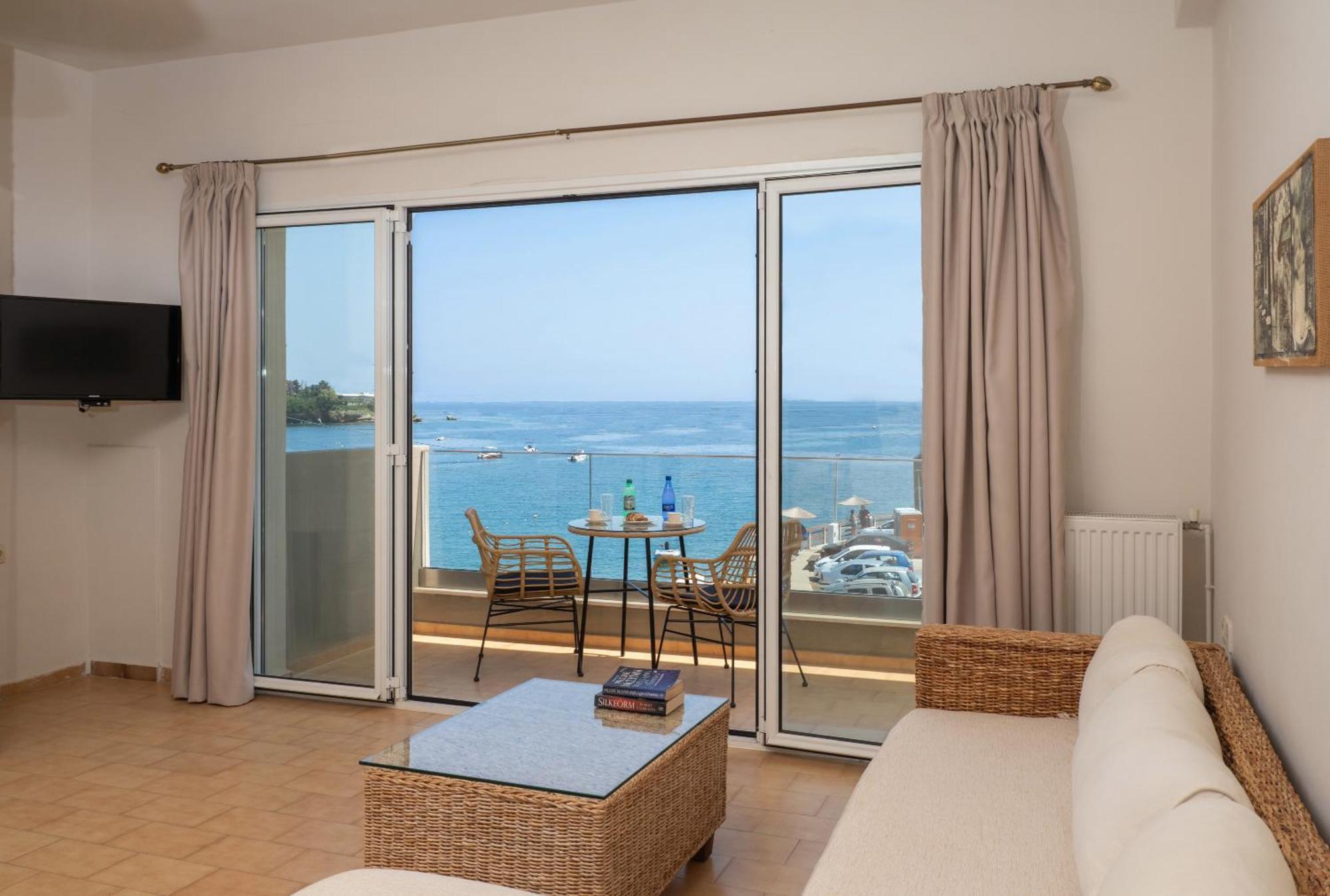 Omnia Apartments Agia Pelagia  Exterior photo